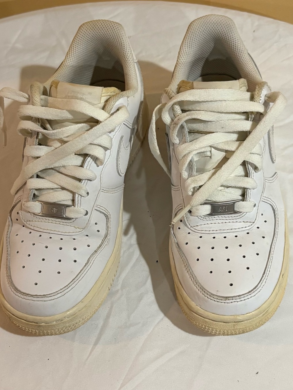 White Nike Women Athletic Sneakers - Classic Low-Top